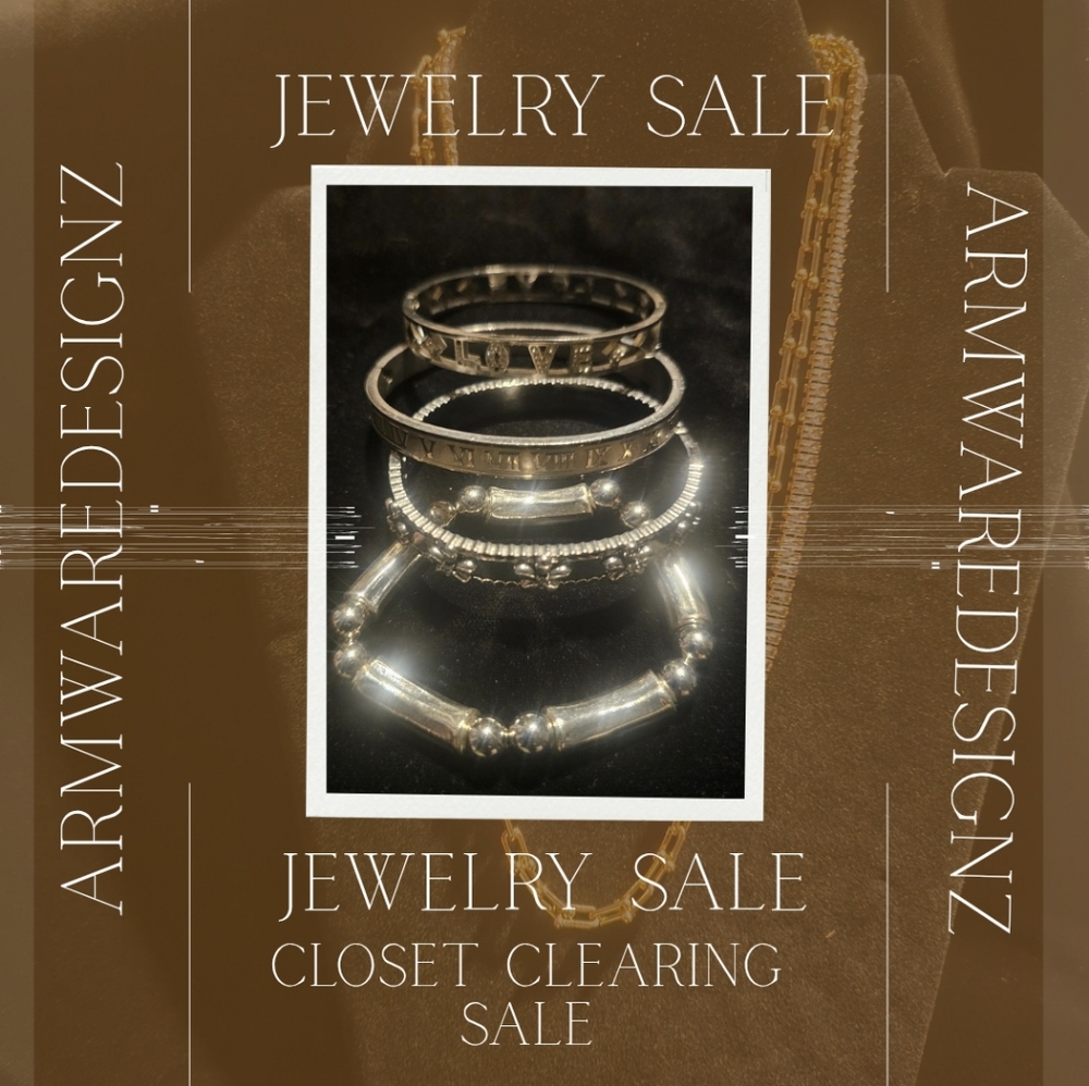 CLOSET CLEARING SALE ✨️Silver Bracelet Set
